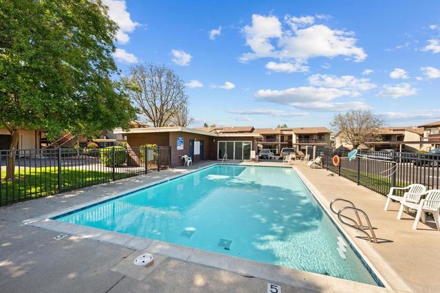 440 Citracado Parkway 38, Escondido, CA 92025