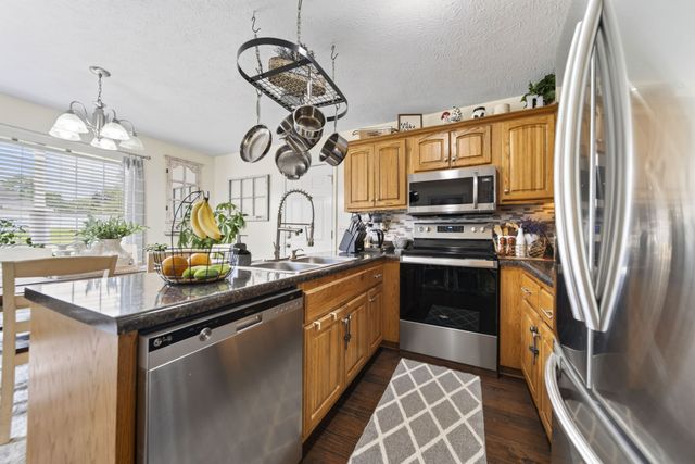 217 Wagoners Way, Westmoreland, TN 37186