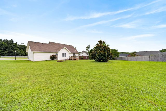 217 Wagoners Way, Westmoreland, TN 37186