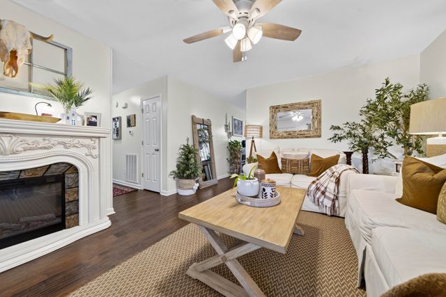 217 Wagoners Way, Westmoreland, TN 37186