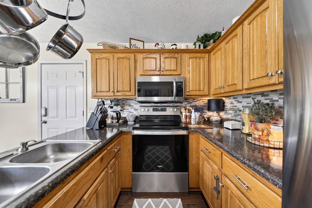 217 Wagoners Way, Westmoreland, TN 37186