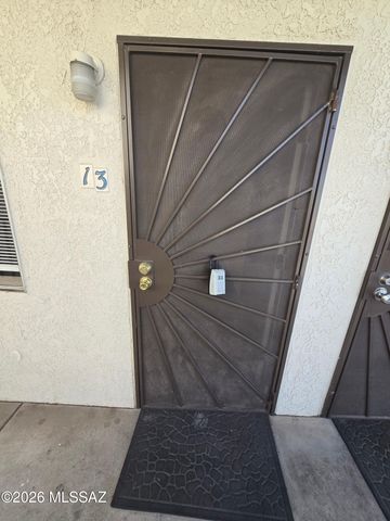 2843 E 17th St Apt 13, Tucson, AZ 85716