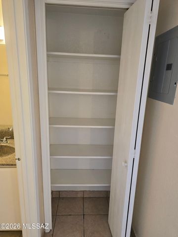 2843 E 17th St Apt 13, Tucson, AZ 85716