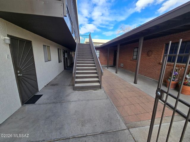 2843 E 17th St Apt 13, Tucson, AZ 85716