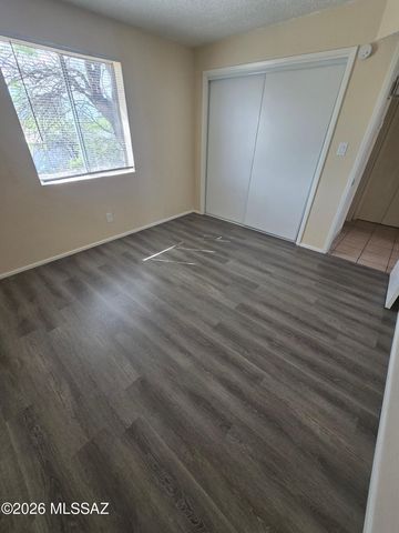 2843 E 17th St Apt 13, Tucson, AZ 85716