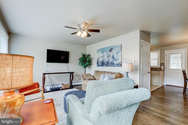 1527 EDEN ROAD, Lancaster, PA 17601