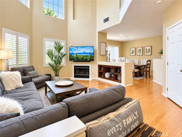137 Islington, Irvine, CA 92620