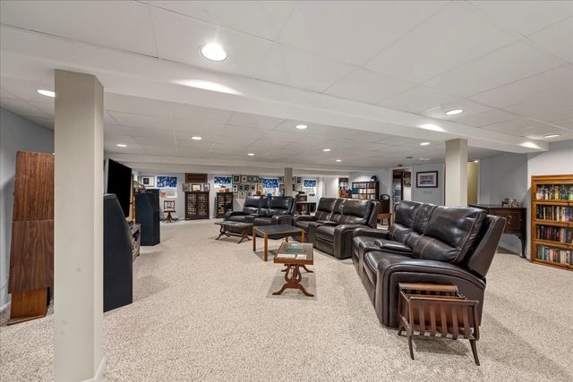 1317 Eskin Drive, Northbrook, IL 60062