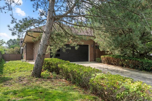 1317 Eskin Drive, Northbrook, IL 60062