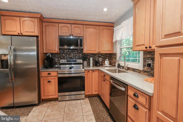 21700 ENDEAVOR ST, Lexington Park, MD 20653