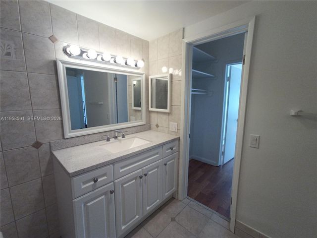 450 Golden Isles Dr 2B, Hallandale Beach, FL 33009