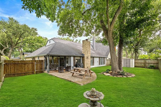 2709 Pine Needle Lane, Pearland, TX 77581