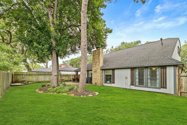 2709 Pine Needle Lane, Pearland, TX 77581