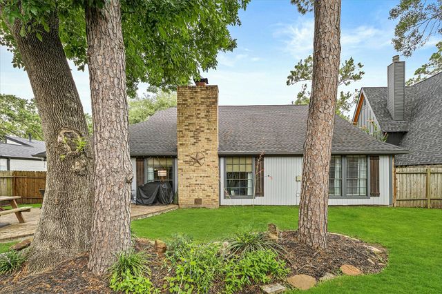 2709 Pine Needle Lane, Pearland, TX 77581