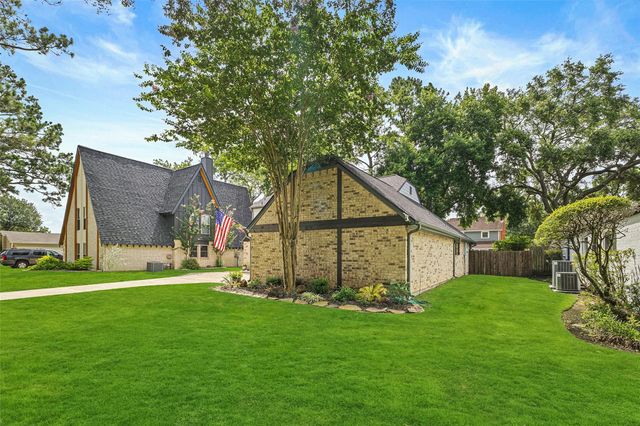 2709 Pine Needle Lane, Pearland, TX 77581