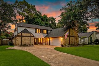 2709 Pine Needle Lane, Pearland, TX 77581