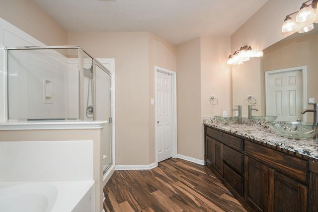 511 Silver Creek Circle, Richmond, TX 77406