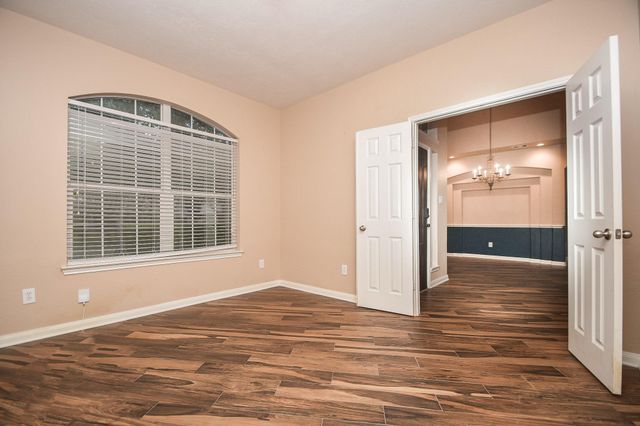 511 Silver Creek Circle, Richmond, TX 77406