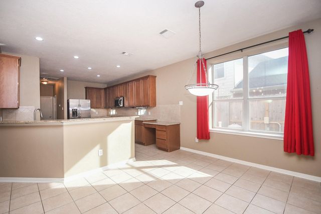 511 Silver Creek Circle, Richmond, TX 77406