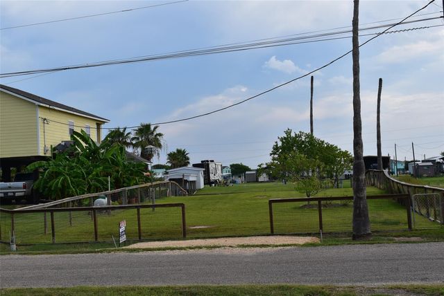 1197 County Road 202, Sargent, TX 77414