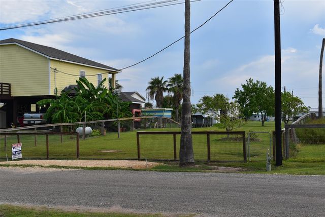 1197 County Road 202, Sargent, TX 77414