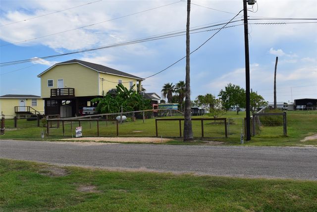 1197 County Road 202, Sargent, TX 77414