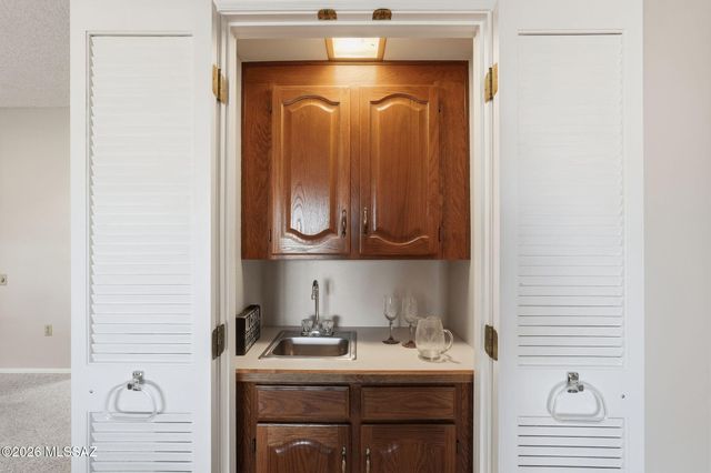 1040 W Camino Del Pato, Green Valley, AZ 85622