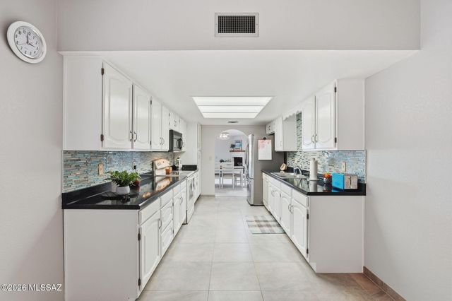 1040 W Camino Del Pato, Green Valley, AZ 85622