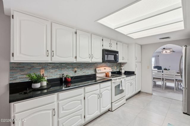 1040 W Camino Del Pato, Green Valley, AZ 85622