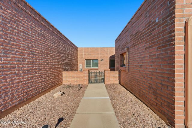 1040 W Camino Del Pato, Green Valley, AZ 85622