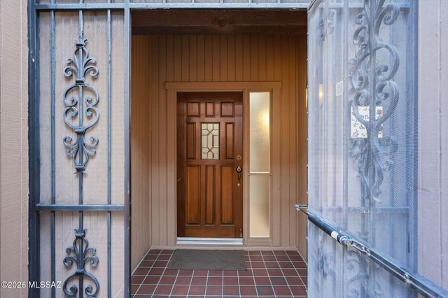 1040 W Camino Del Pato, Green Valley, AZ 85622