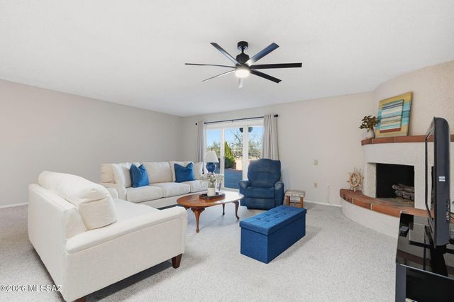 1040 W Camino Del Pato, Green Valley, AZ 85622