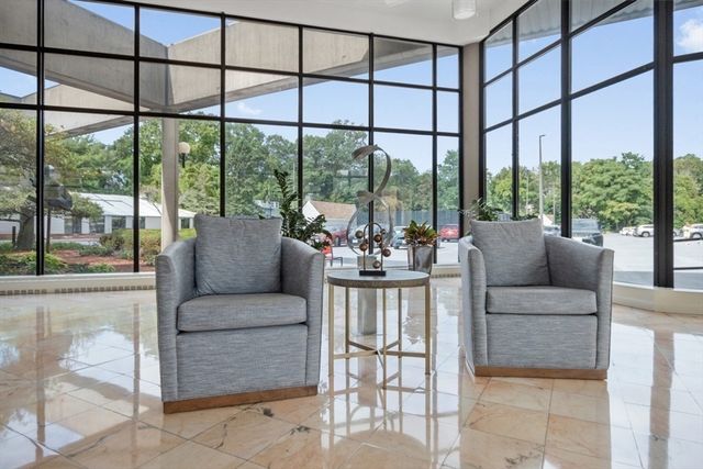 250 Hammond Pond Pkwy 102N, Newton, MA 02467