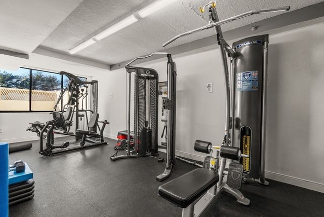 250 Hammond Pond Pkwy 102N, Newton, MA 02467