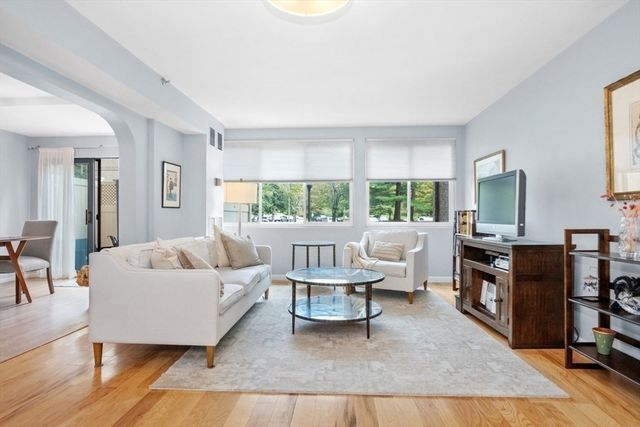 250 Hammond Pond Pkwy 102N, Newton, MA 02467