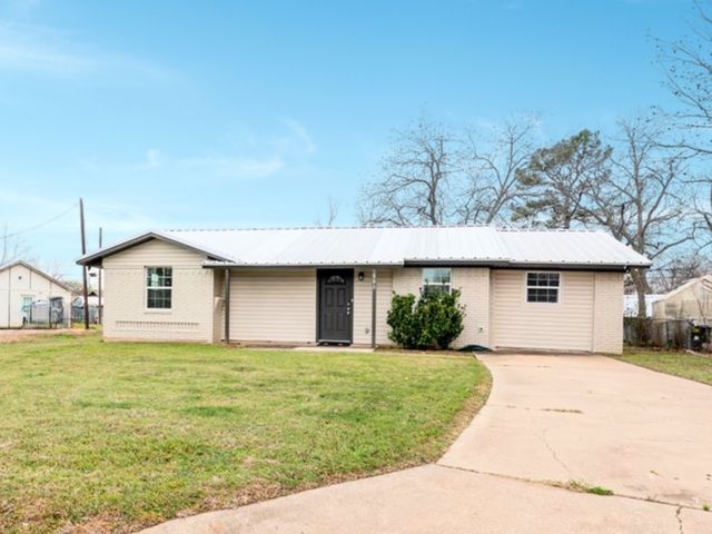 500 Circle Road, Mineral Wells, TX 76067