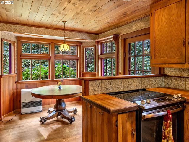 44072 Anderson Ln, Astoria, OR 97103