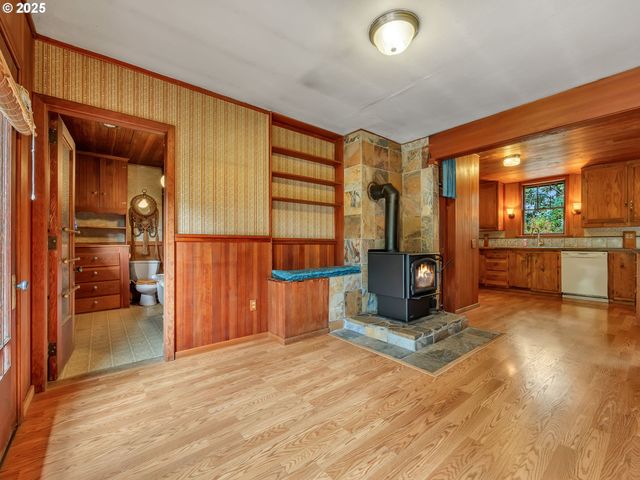 44072 Anderson Ln, Astoria, OR 97103