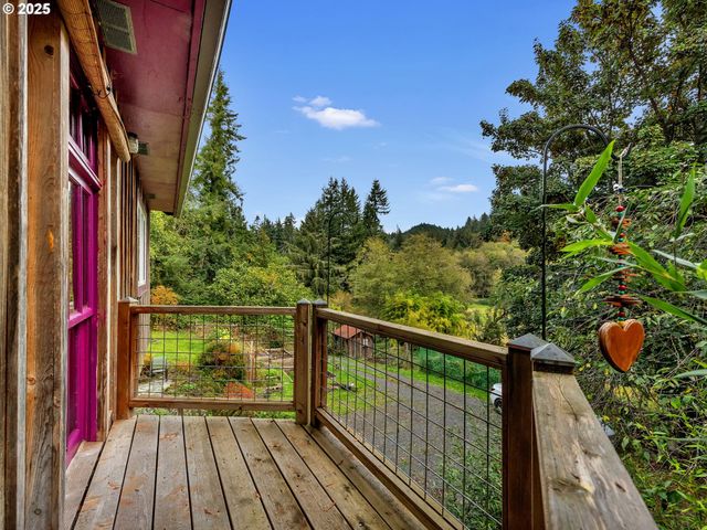 44072 Anderson Ln, Astoria, OR 97103
