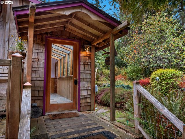 44072 Anderson Ln, Astoria, OR 97103