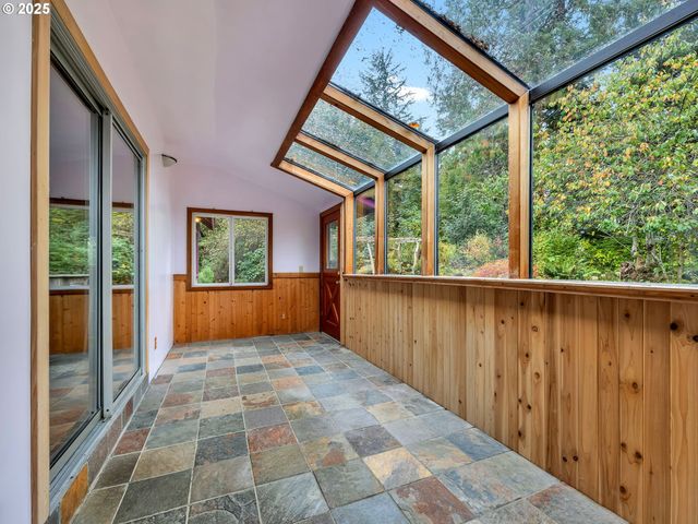 44072 Anderson Ln, Astoria, OR 97103