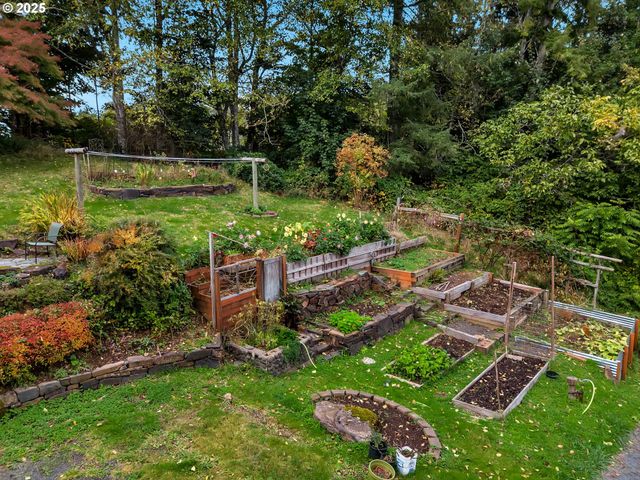 44072 Anderson Ln, Astoria, OR 97103