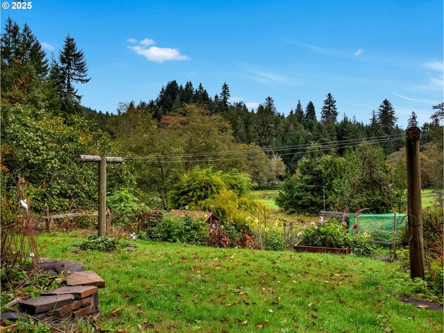 44072 Anderson Ln, Astoria, OR 97103
