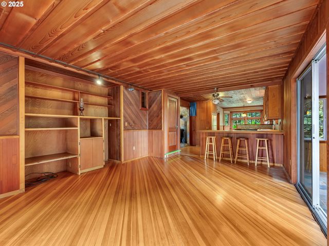 44072 Anderson Ln, Astoria, OR 97103