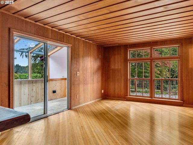 44072 Anderson Ln, Astoria, OR 97103