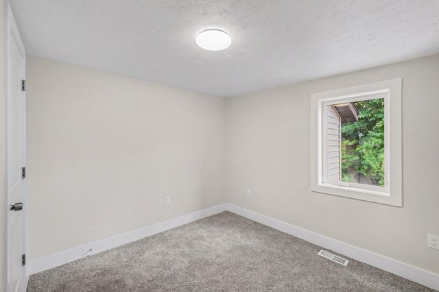 651 Mc Reynolds Avenue NW, Grand Rapids, MI 49504