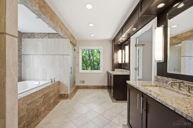 8663 Rupp Farm Drive, West Chester, OH 45069