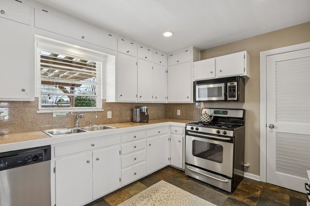 9646 Cloister Drive, Dallas, TX 75228