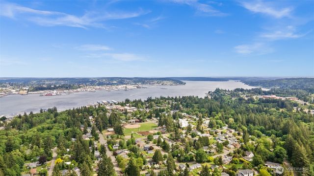 515 Forest Park Street, Port Orchard, WA 98366