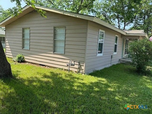 428 Aguila Street, Seguin, TX 78155